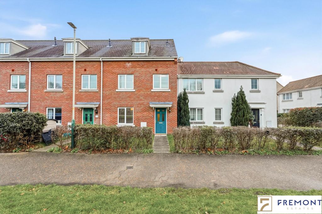 Property photo 1 of 8 Front (Exterior)