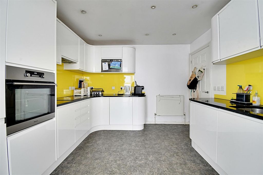 Property photo 2 of 16 Kitchen 1.Jpg