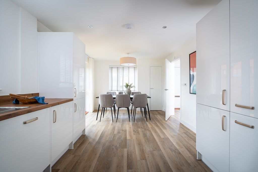 Property photo 3 of 17 Full Kitchen 2