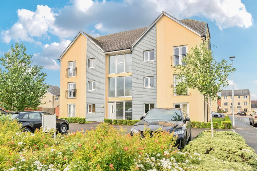 Property photo 1 of 20