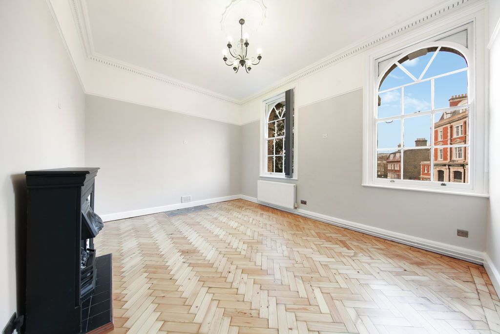 Property photo 3 of 14 Photo 3