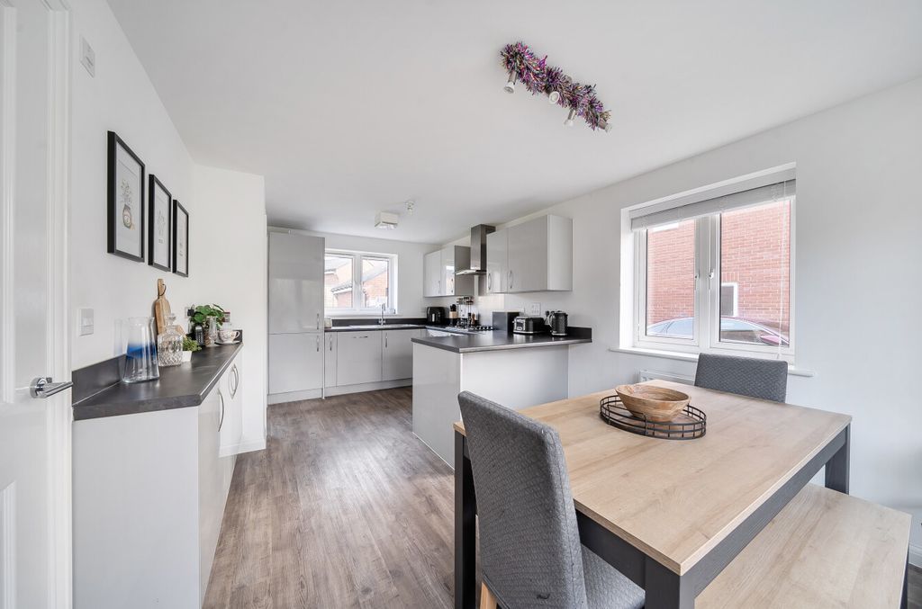 Property photo 2 of 13 1423517-16-69B062...