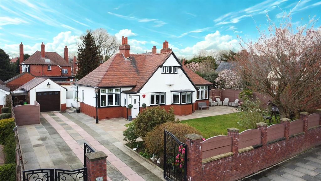 Property photo 1 of 36 Rosebery Road For Sale