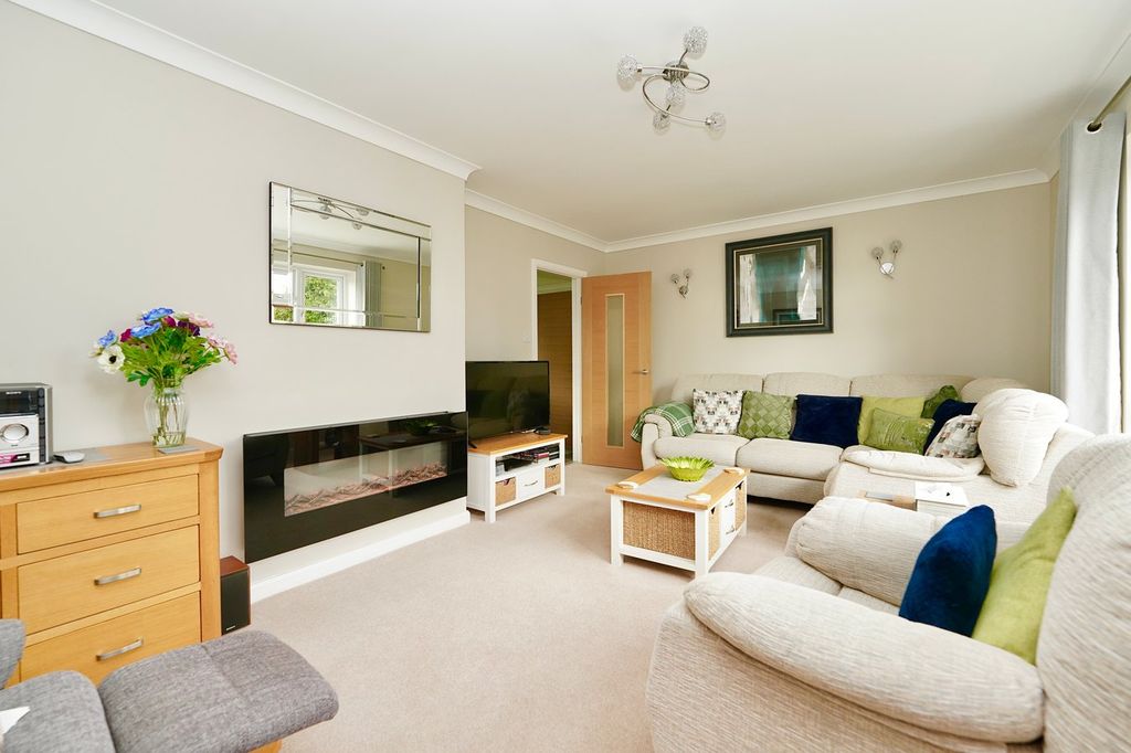 Property photo 2 of 24