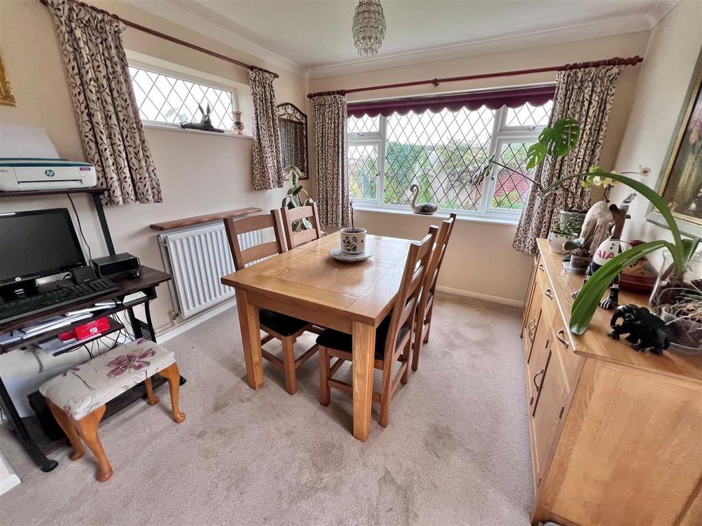 Property photo 3 of 10 Dining Room.Jpg