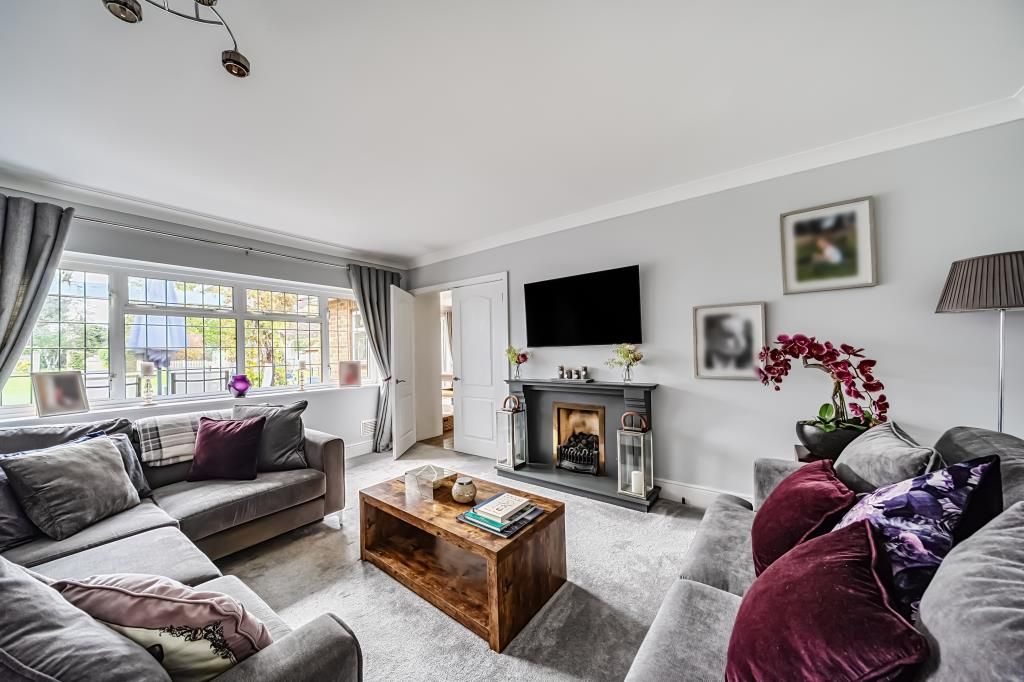 Property photo 2 of 27 Living Area