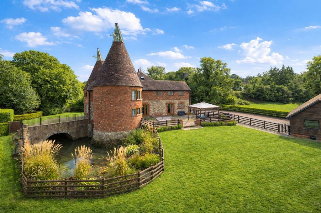 Property photo 1 of 36