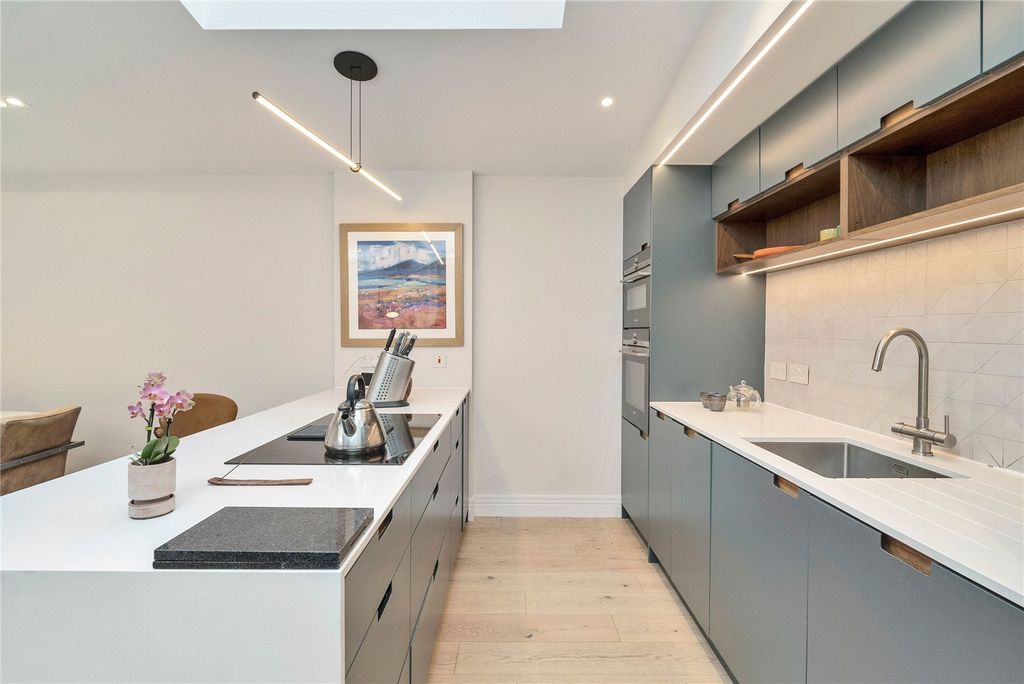 Property photo 3 of 26 Sitting Room/Kitchen