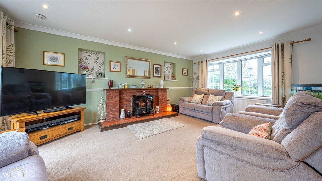Property photo 3 of 43 Picture No. 15