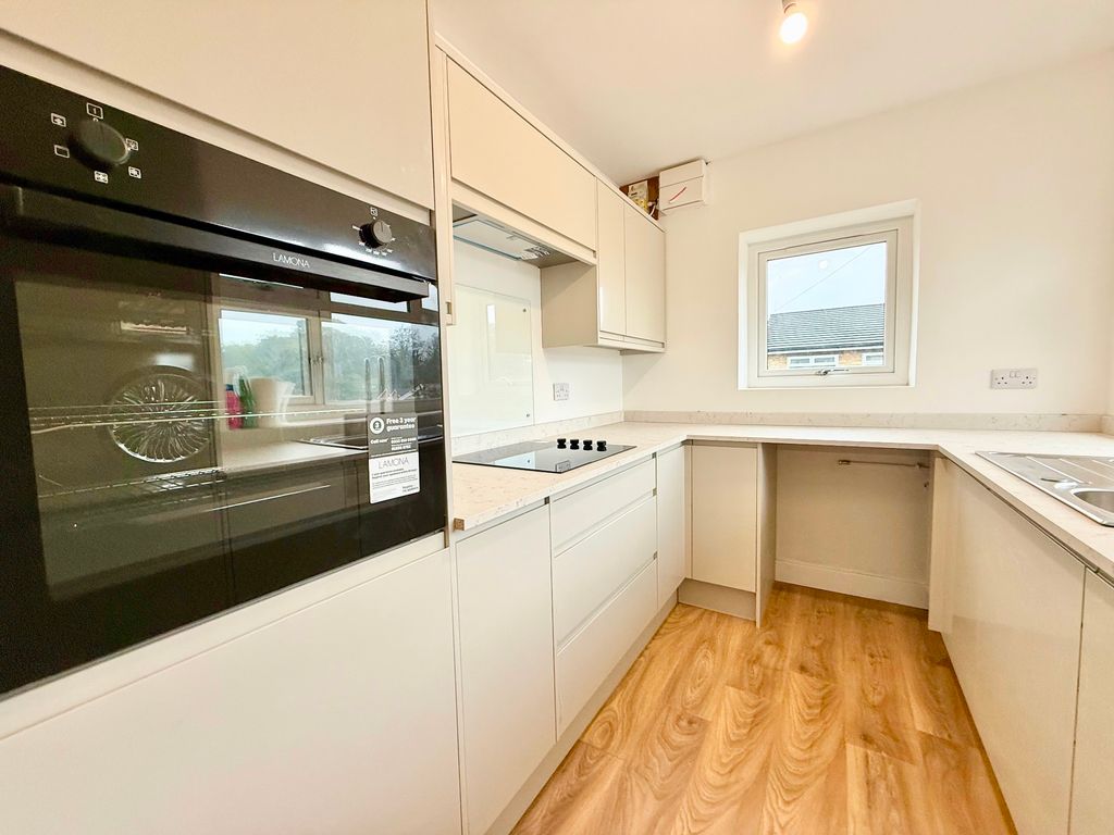 Property photo 3 of 28