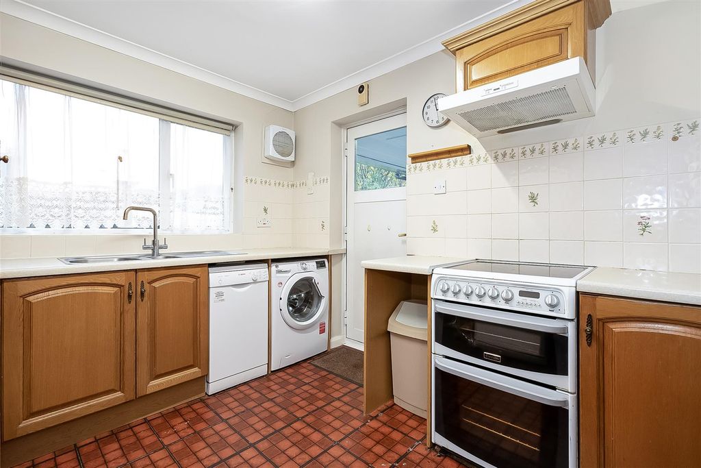 Property photo 3 of 18 Kitchen/Dining Room
