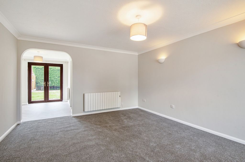 Property photo 3 of 21 1325609-8-68751cc49018A