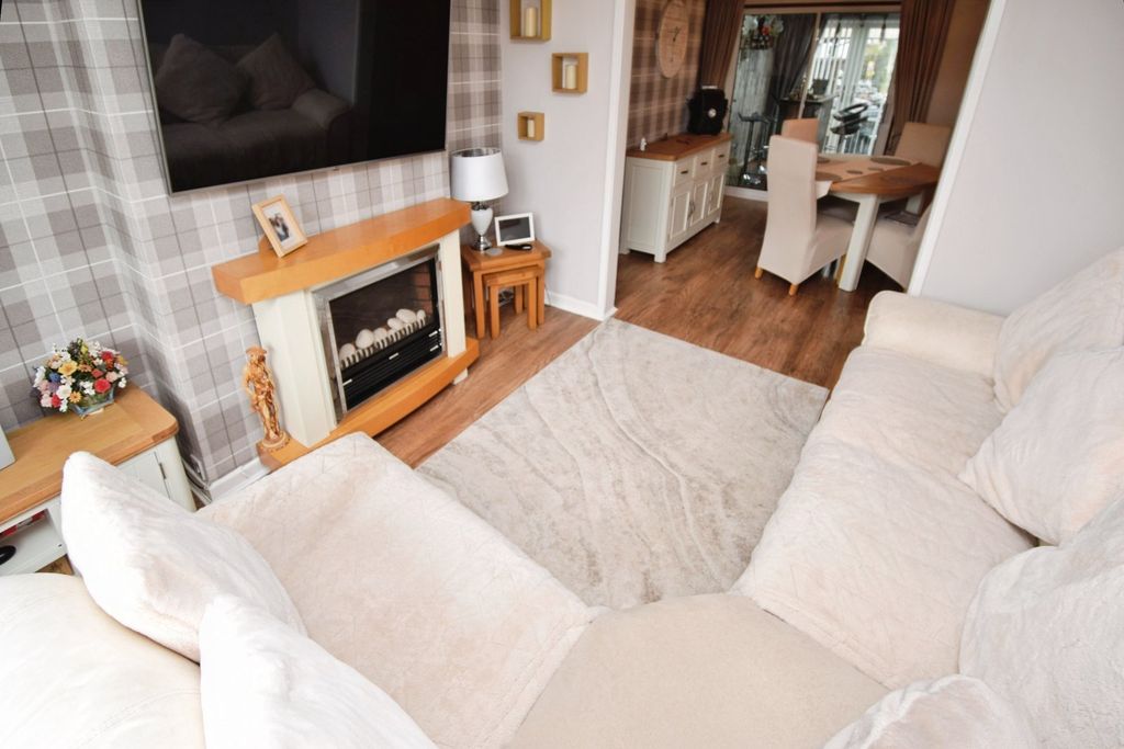 Property photo 3 of 26 Living Room