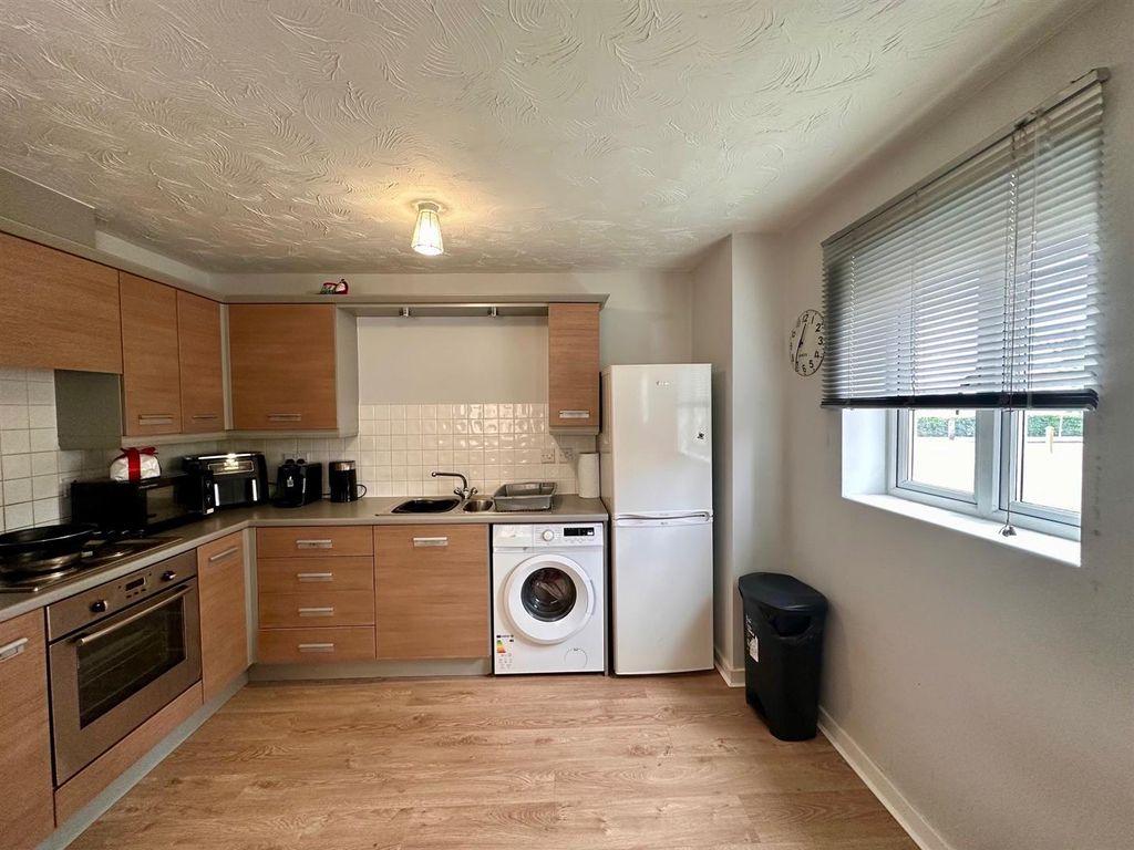 Property photo 2 of 14 Kitchen