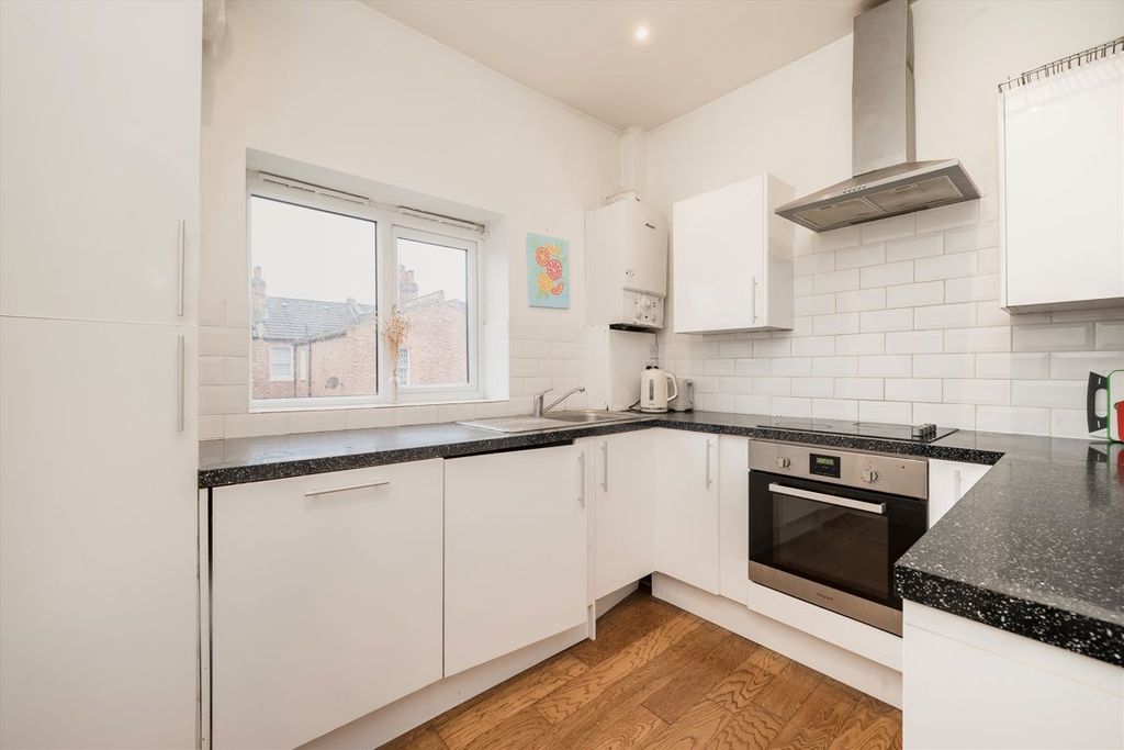 Property photo 3 of 6