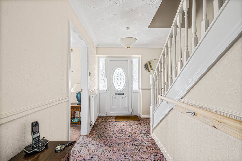 Property photo 3 of 32