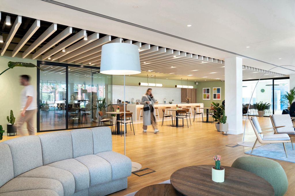 Property photo 3 of 14 Ealingcross14.Jpg