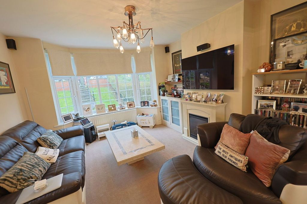 Property photo 2 of 12