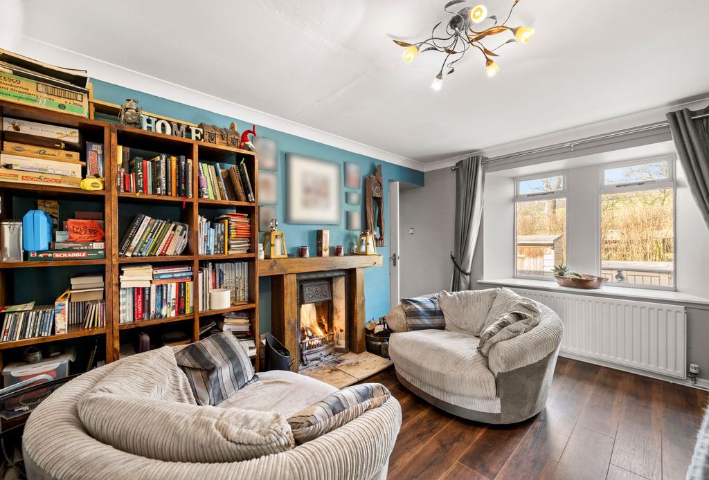 Property photo 3 of 33