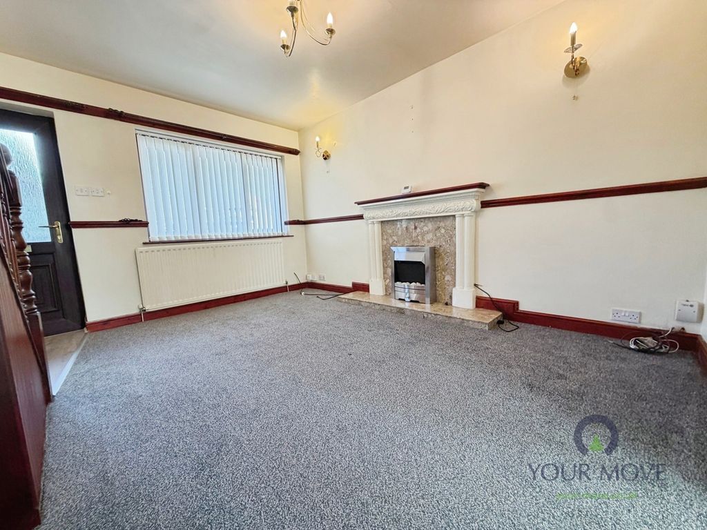 Property photo 2 of 13 Lounge