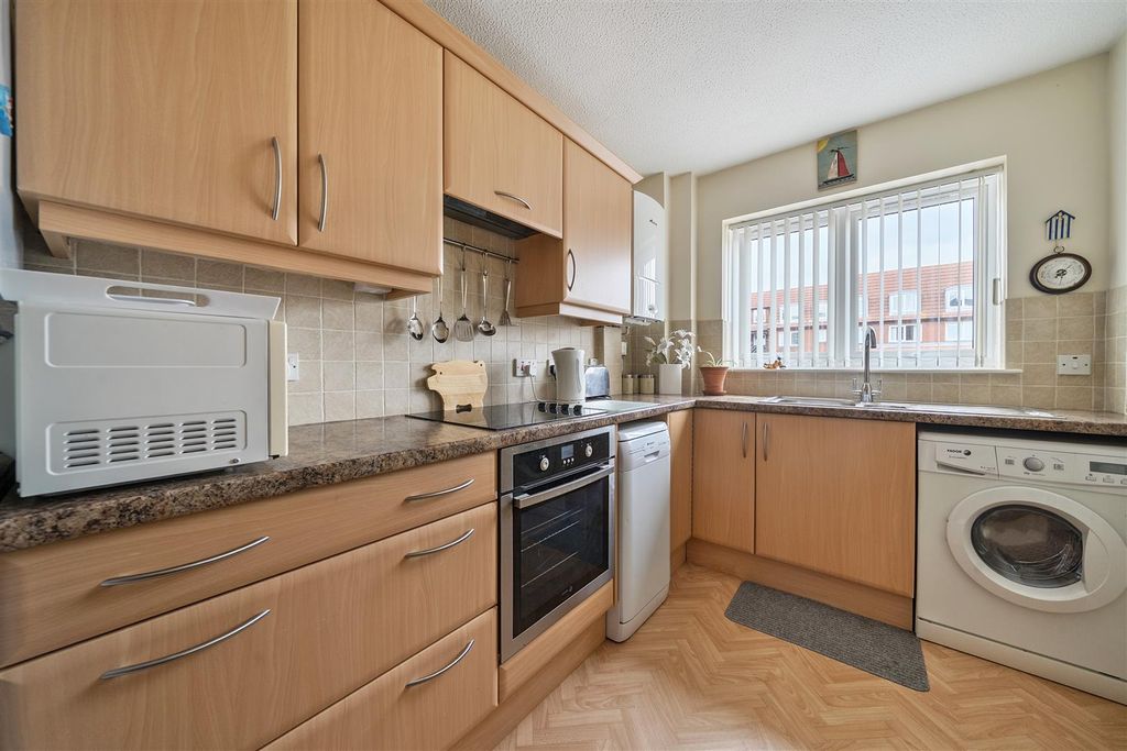 Property photo 2 of 15 Kitchen