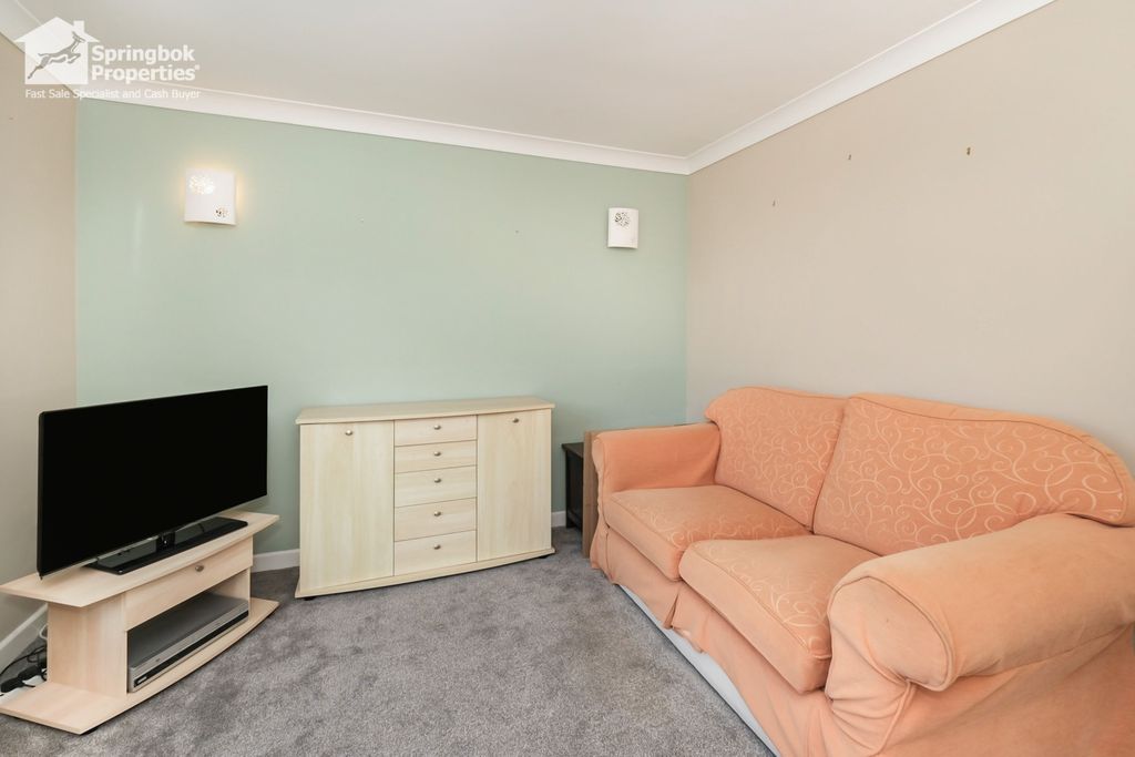 Property photo 3 of 16 Image 2