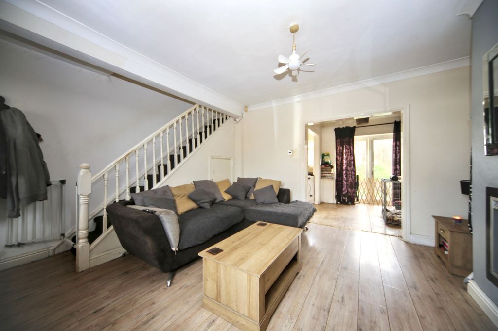 Property photo 2 of 19