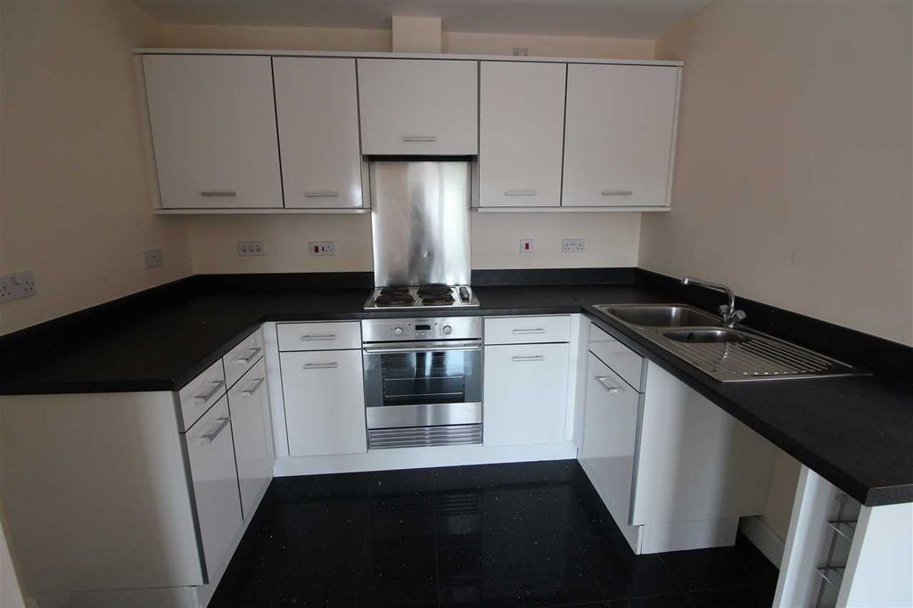 Property photo 3 of 5 Kitchen