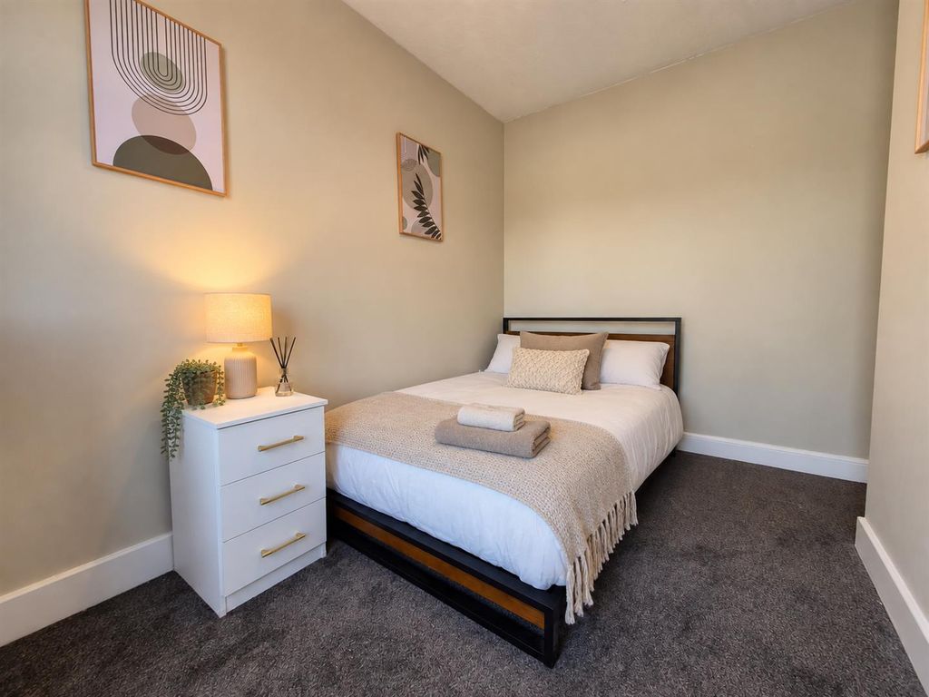 Property photo 1 of 5 Pound Rd Room 4.Png