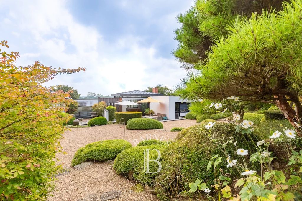 Property photo 2 of 24