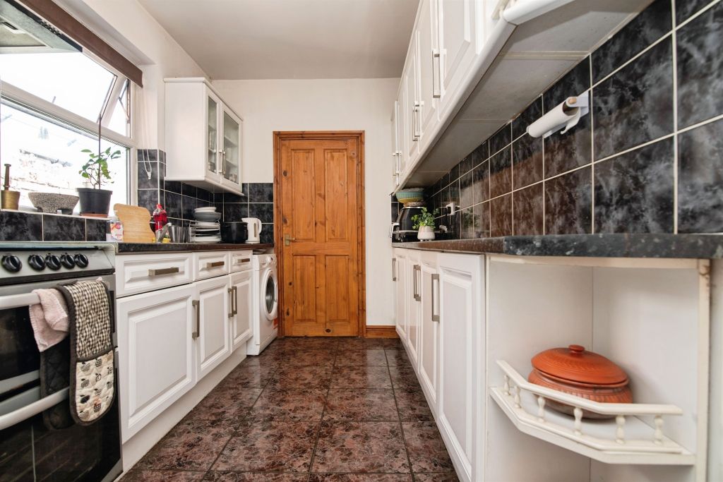 Property photo 3 of 17