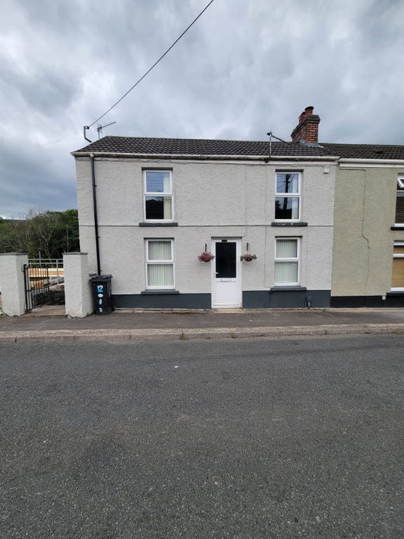 Property photo 2 of 32