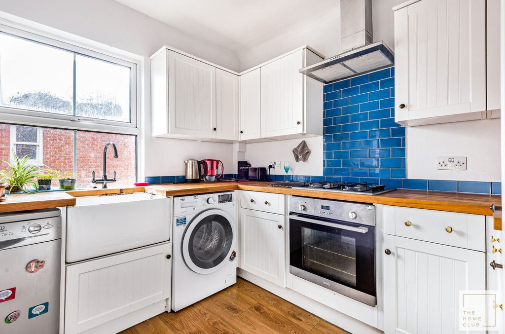 Property photo 2 of 15 Img_233_10_Original.Jpg