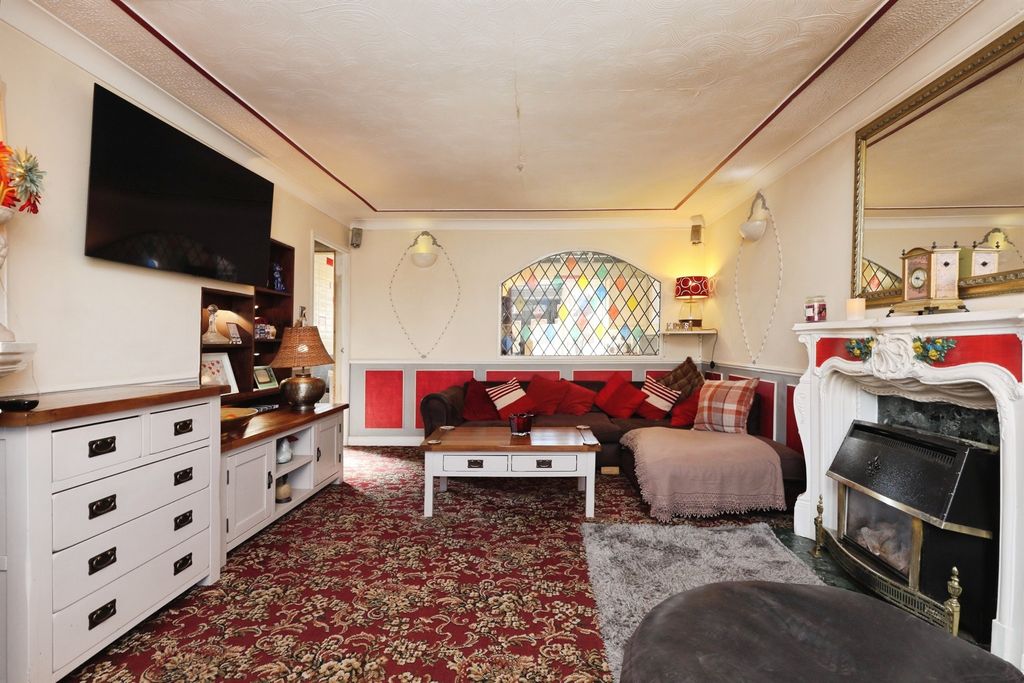 Property photo 2 of 17