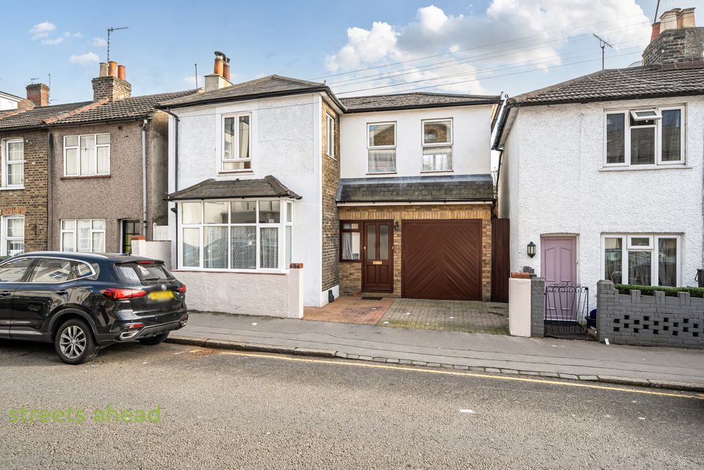 Property photo 1 of 21 1E7B3E08-E8d9-44E...