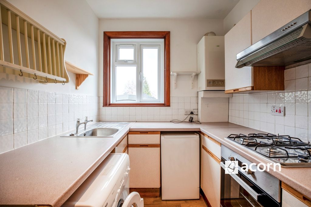 Property photo 3 of 11 Kitchen