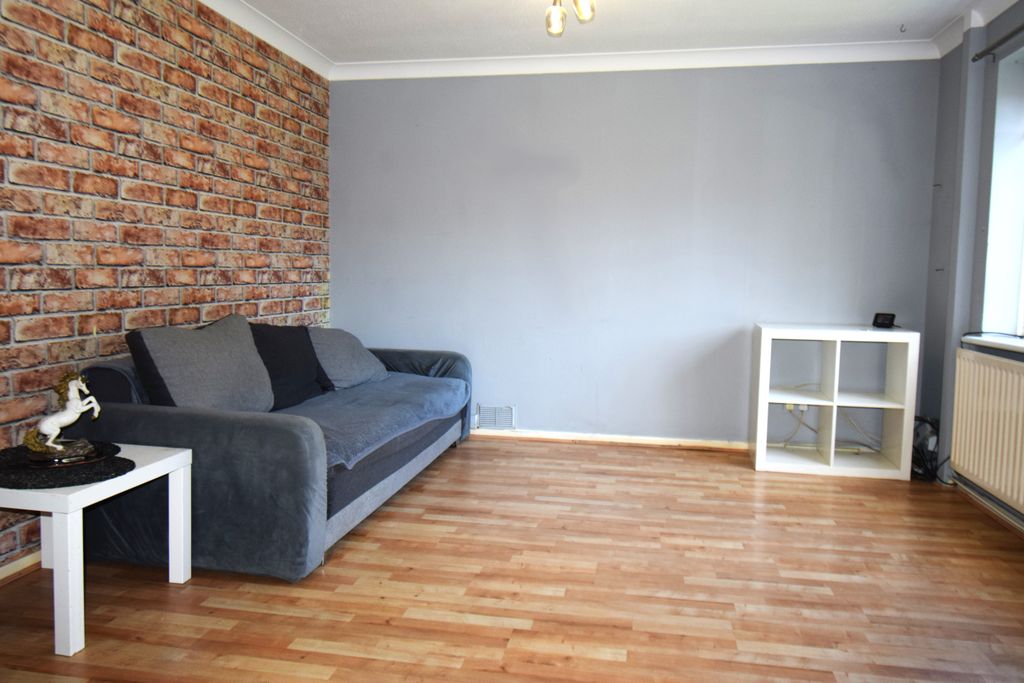 Property photo 2 of 11 Living Room