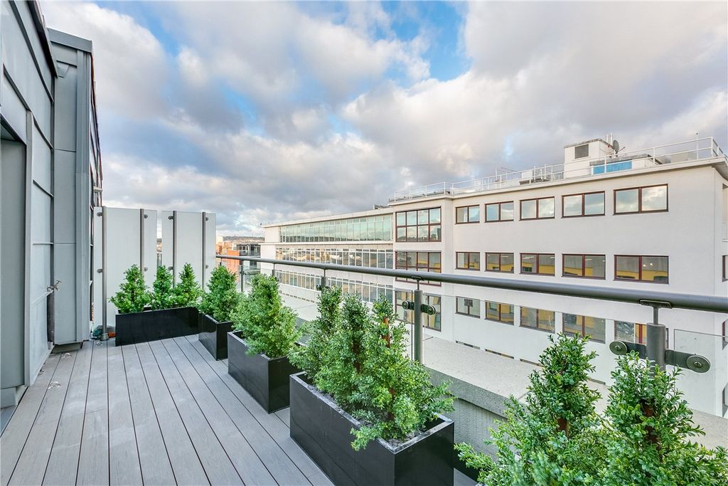 Property photo 3 of 12 Picture No. 19