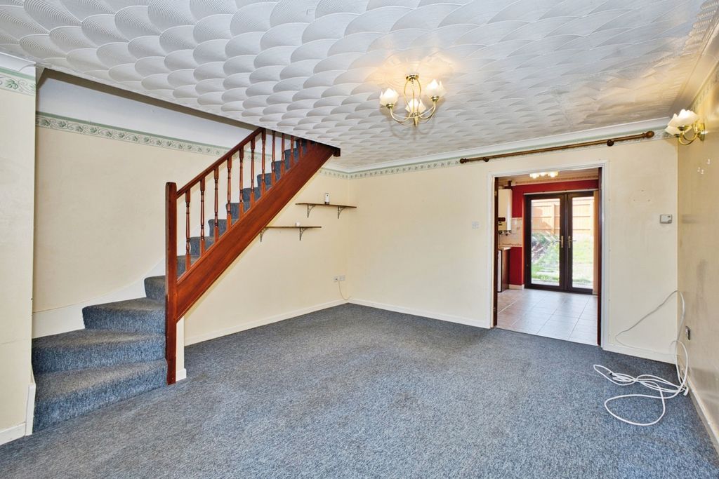 Property photo 2 of 17 Photo