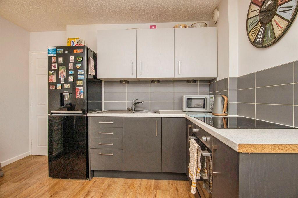 Property photo 3 of 18