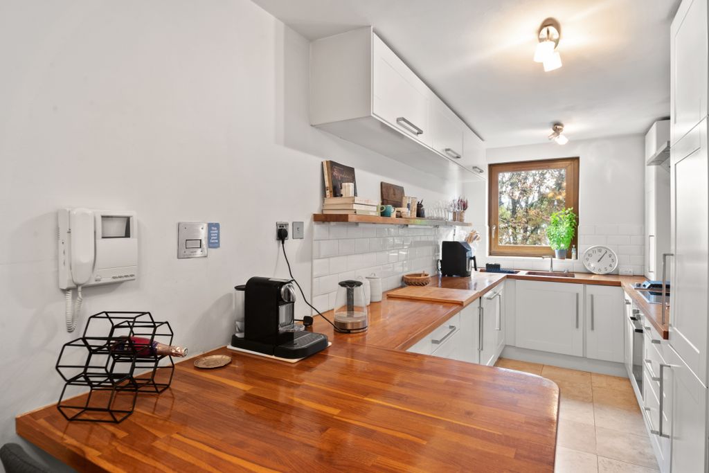 Property photo 2 of 18 2