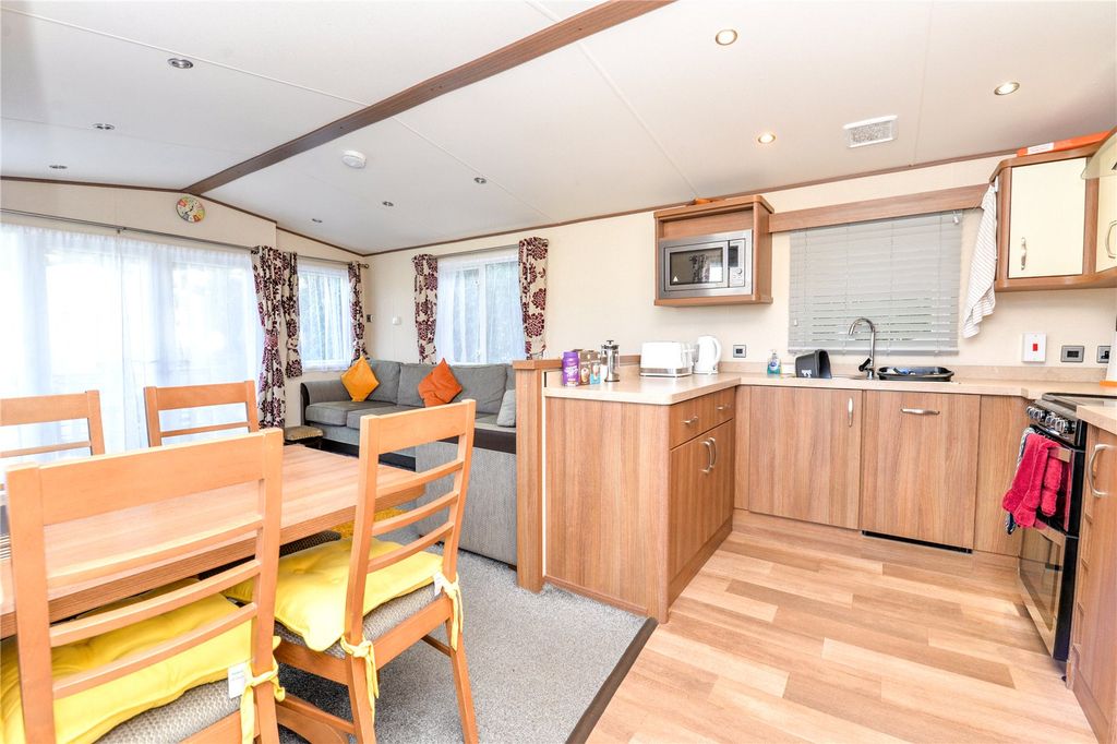 Property photo 2 of 16 Picture No. 02