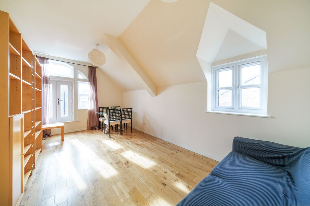 Property photo 2 of 13 1044027 (3)