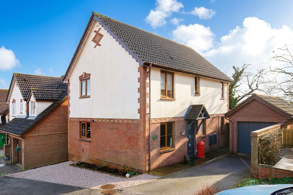 Property photo 1 of 19