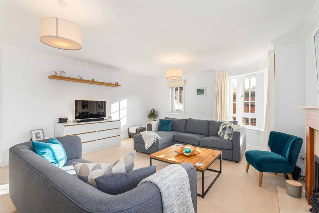 Property photo 3 of 25