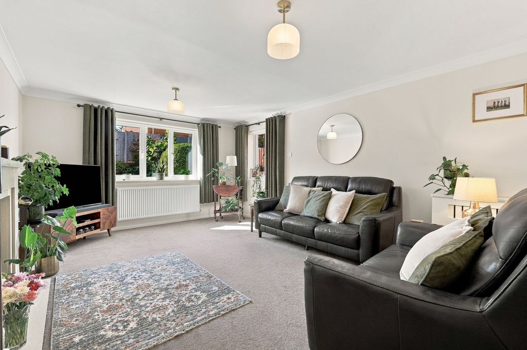 Property photo 1 of 31