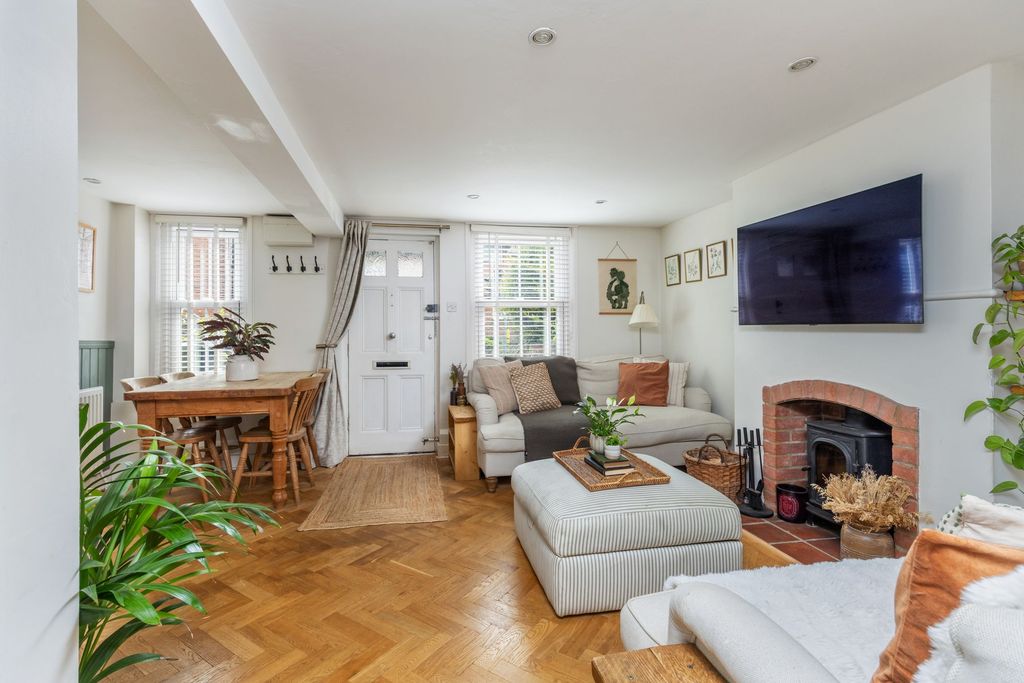 Property photo 2 of 13