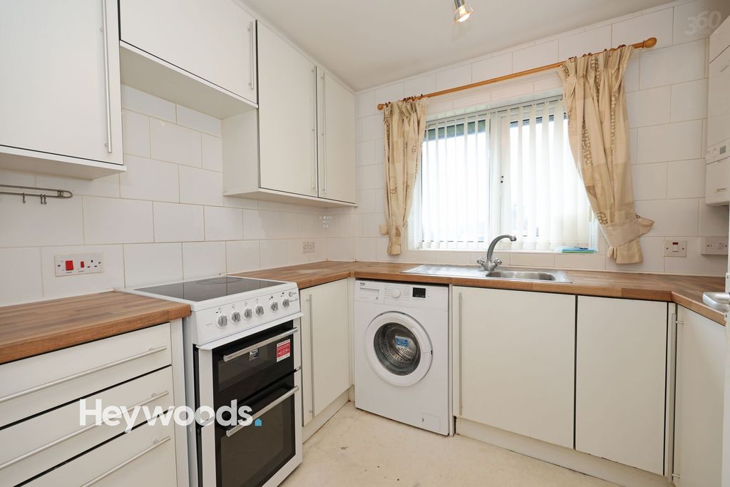 Property photo 3 of 21