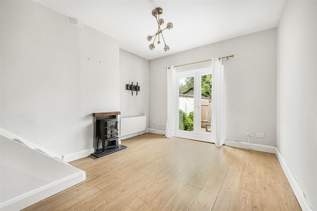 Property photo 2 of 15 13_63428.Jpg