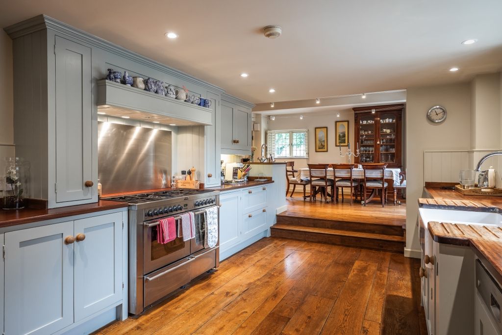 Property photo 2 of 15 Kitchen